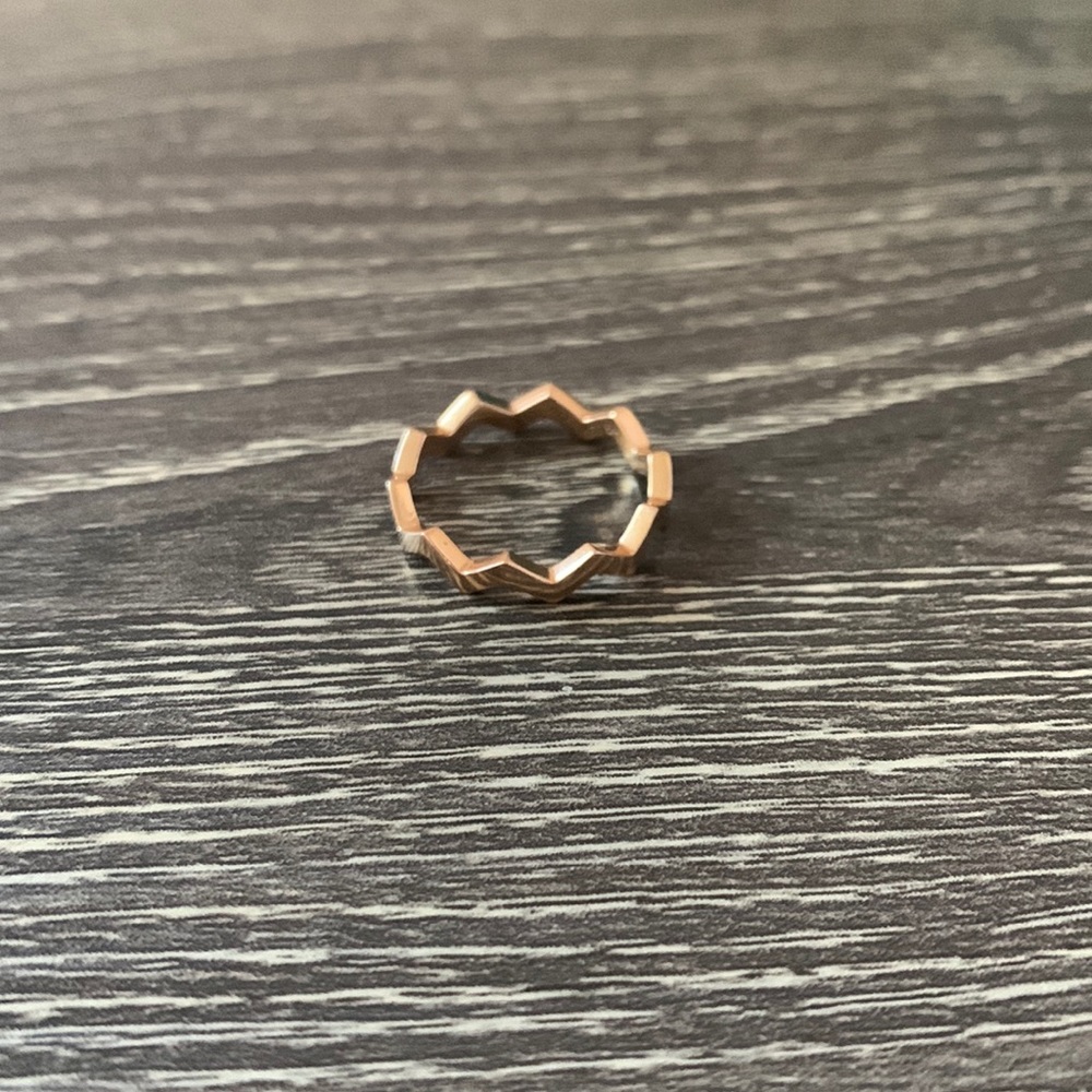 Rose gold Zig Zag ring